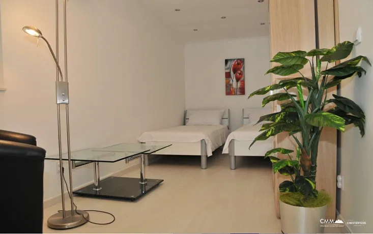 Atemberaubende Villa mit großem Pool und Garten zu verkaufen in Tivat